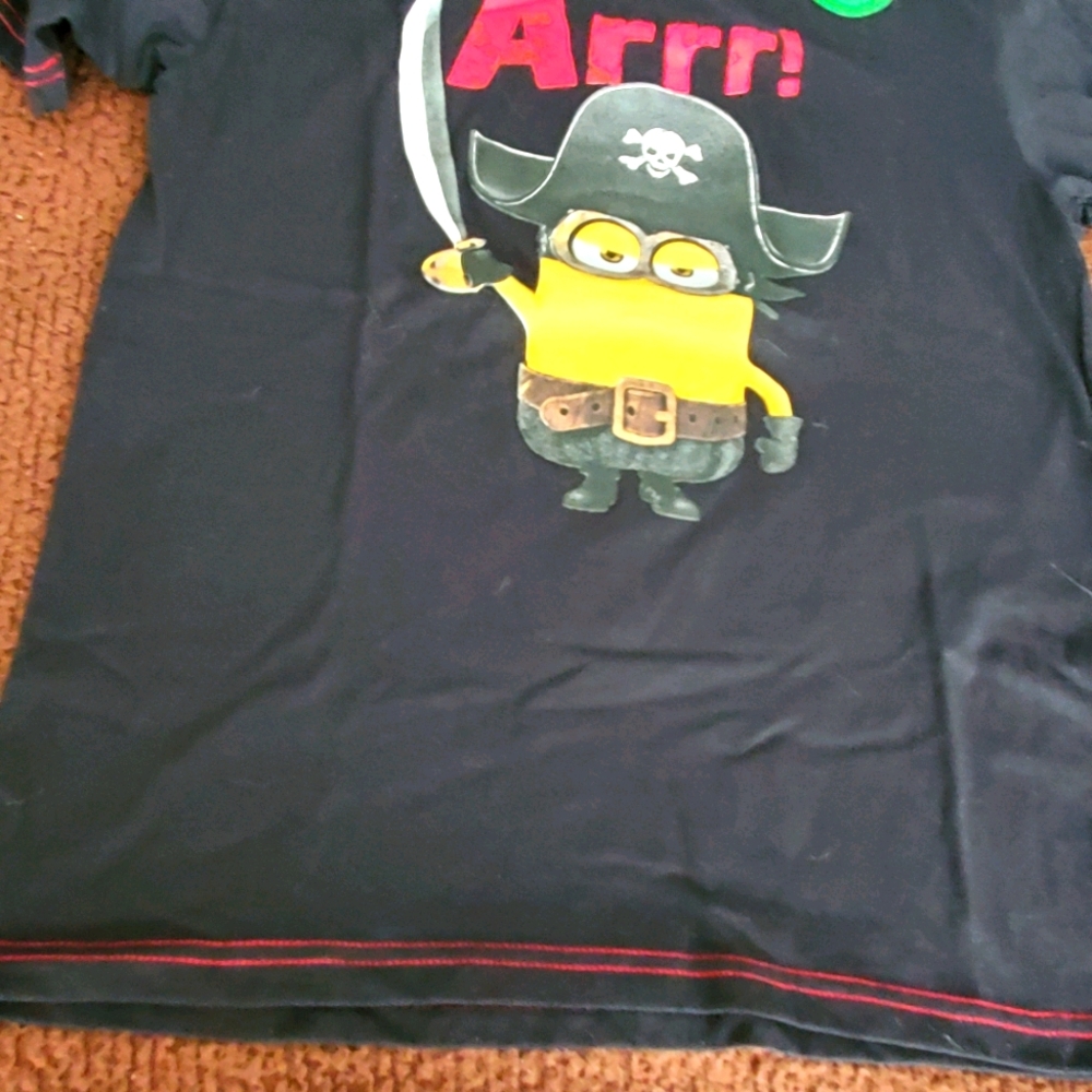 Minons shirt 👕
